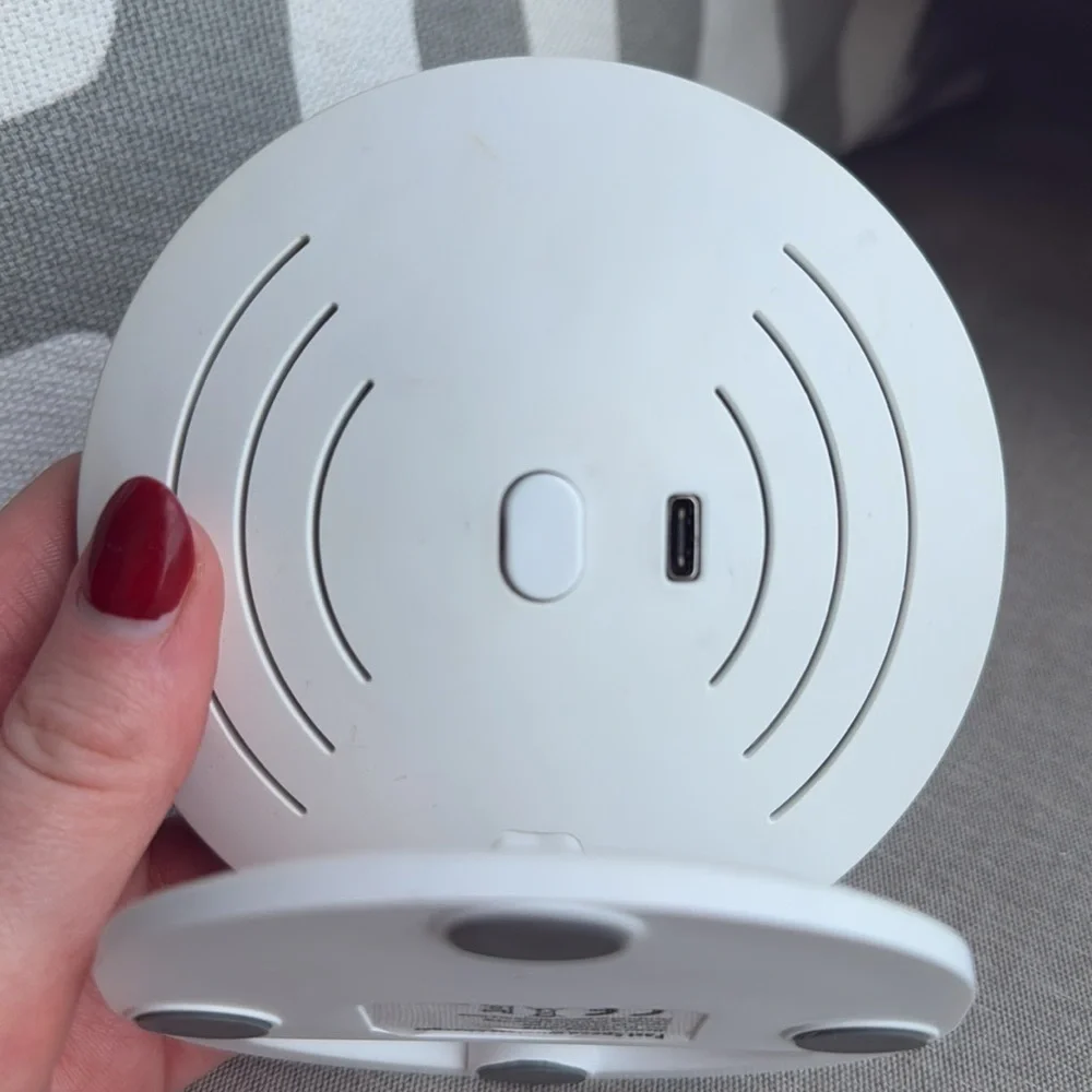 Wireless Fast Charging Dual-Port Phone Charger, Live x Maintain